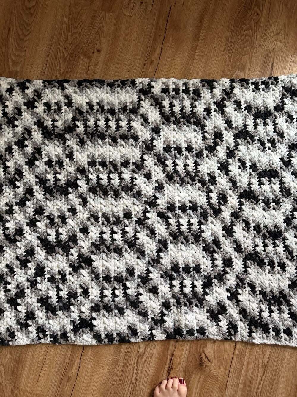 Handmade Crochet Chenille Blanket Black White Houndstooth